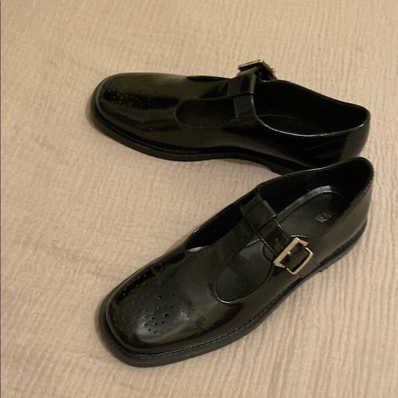 Zara Black Patent Leather Mary Jane Shoes. Size 40 - Picture 4 of 7